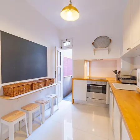 Апартаменты Cozy & Modern In Historic Center Of *