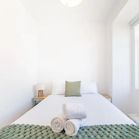 Cozy & Modern In Historic Center Of * リスボン