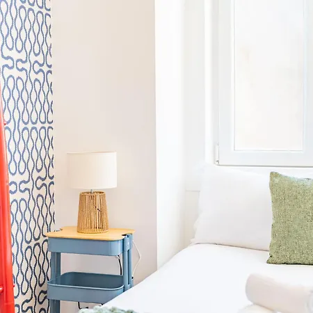 Cozy & Modern In Historic Center Of
