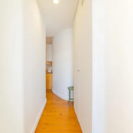 Апартаменты Cozy & Modern In Historic Center Of *