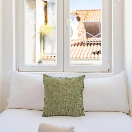 Cozy & Modern In Historic Center Of Апартаменты