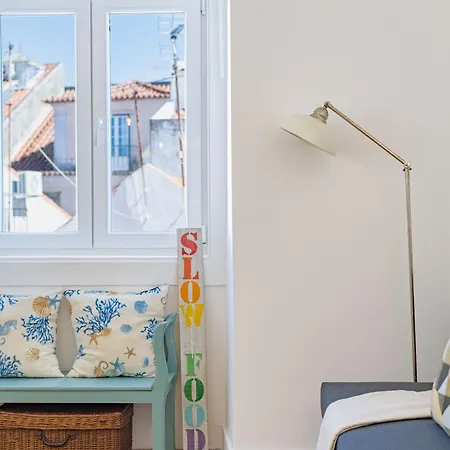 Апартаменты Cozy & Modern In Historic Center Of